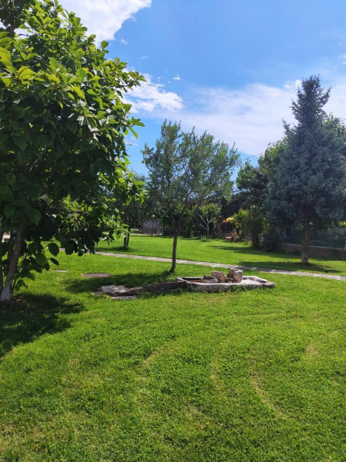 Sara Holiday Rentals Bardolino Bagian luar foto