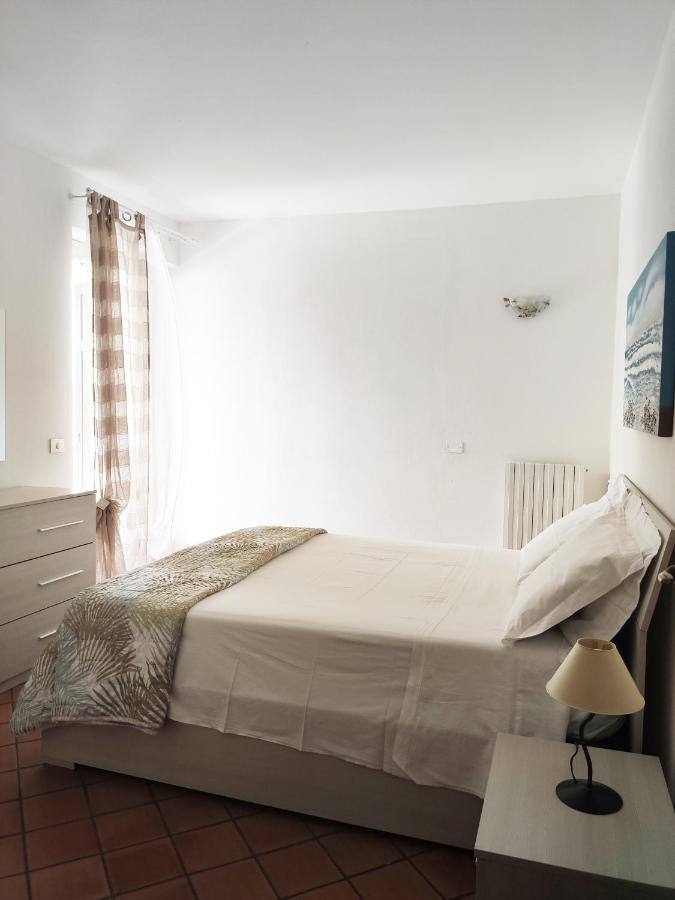 Sara Holiday Rentals Bardolino Bagian luar foto