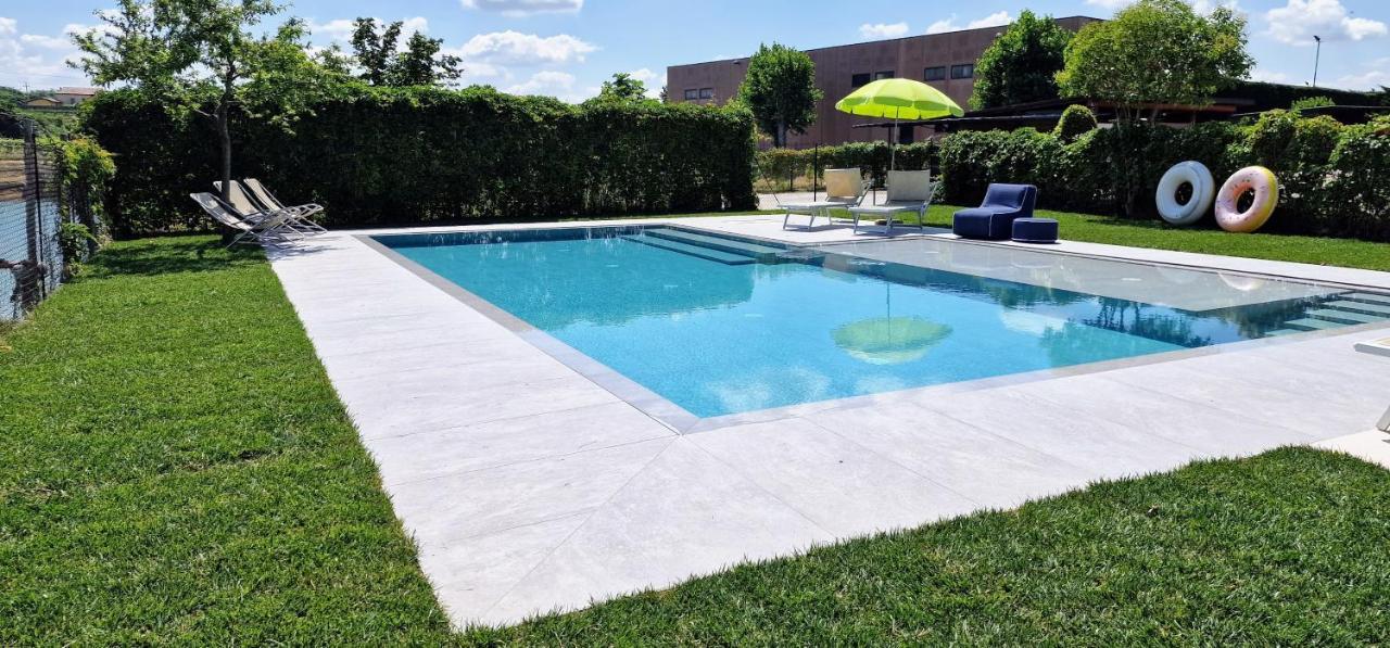 Sara Holiday Rentals Bardolino Bagian luar foto